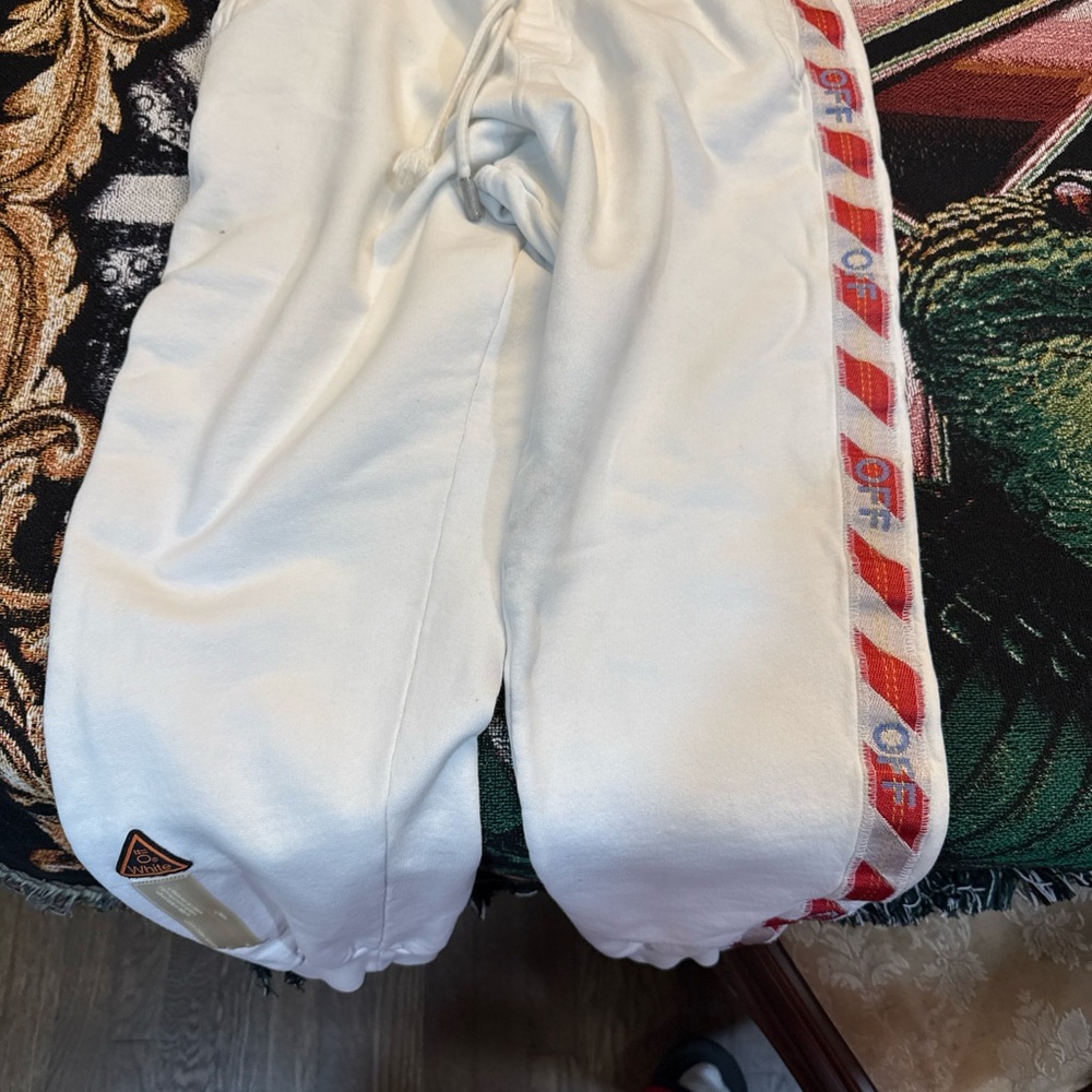 Off-White pants large white with red stripe